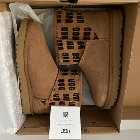 UGG Classic Mini Boots Graphic Chestnut 7 NEW in Box - Picture 10 of 10